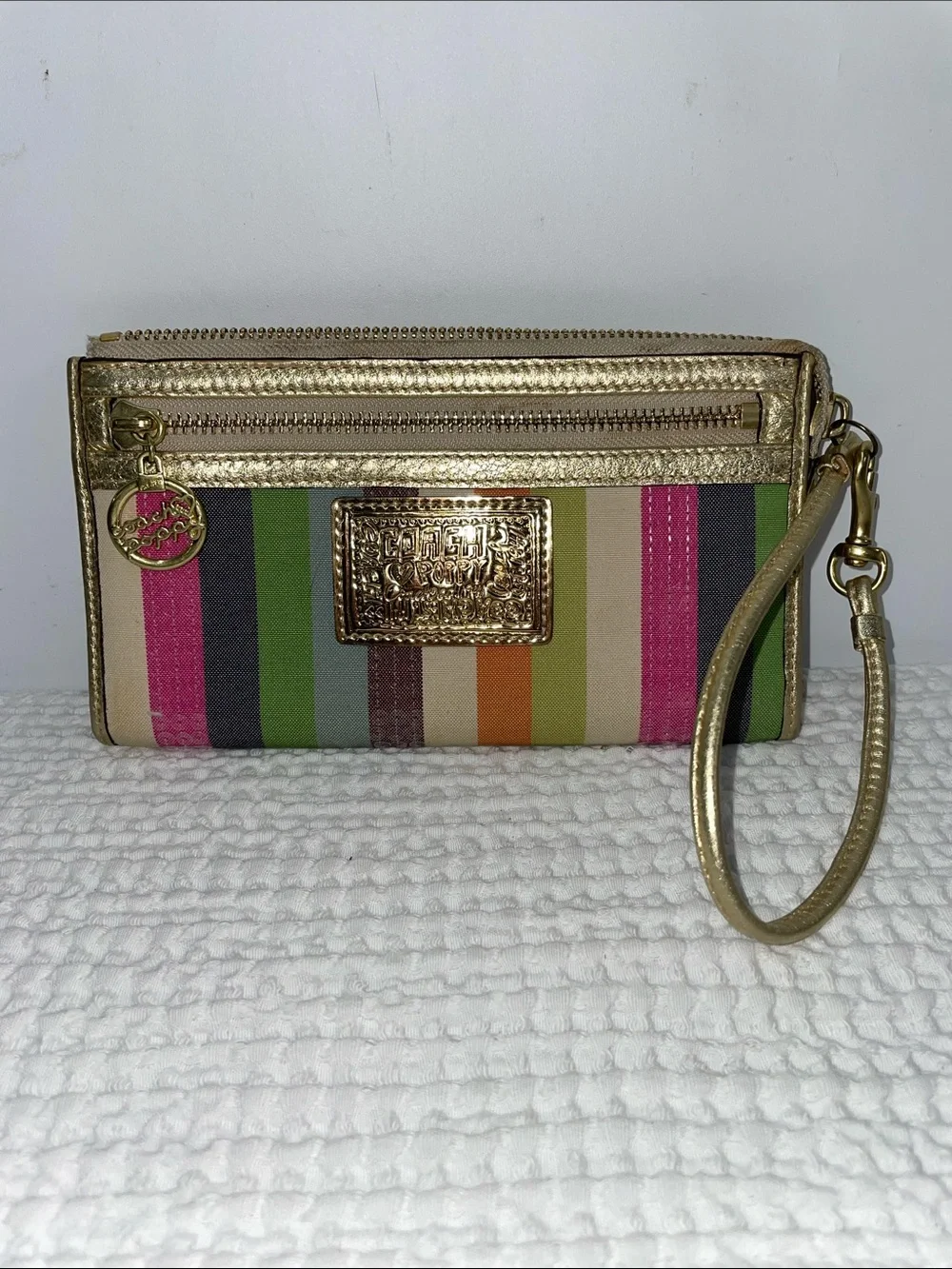 COACH POPPY LEGACY STRIPE WRISTLET FTL-07-039